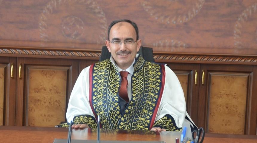 &Uuml;niversiteye yeni uygulama ve araştırma merkezleri kuruluyor