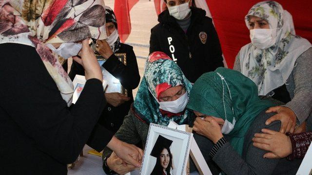 Evlatlarını teröristlerin elinden kurtardılar, diğer ailelere desteğe koştular