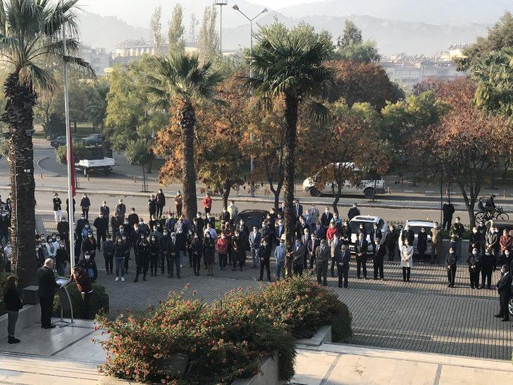 Salihli Belediye personelinden Ata’ya saygı duruşu G2