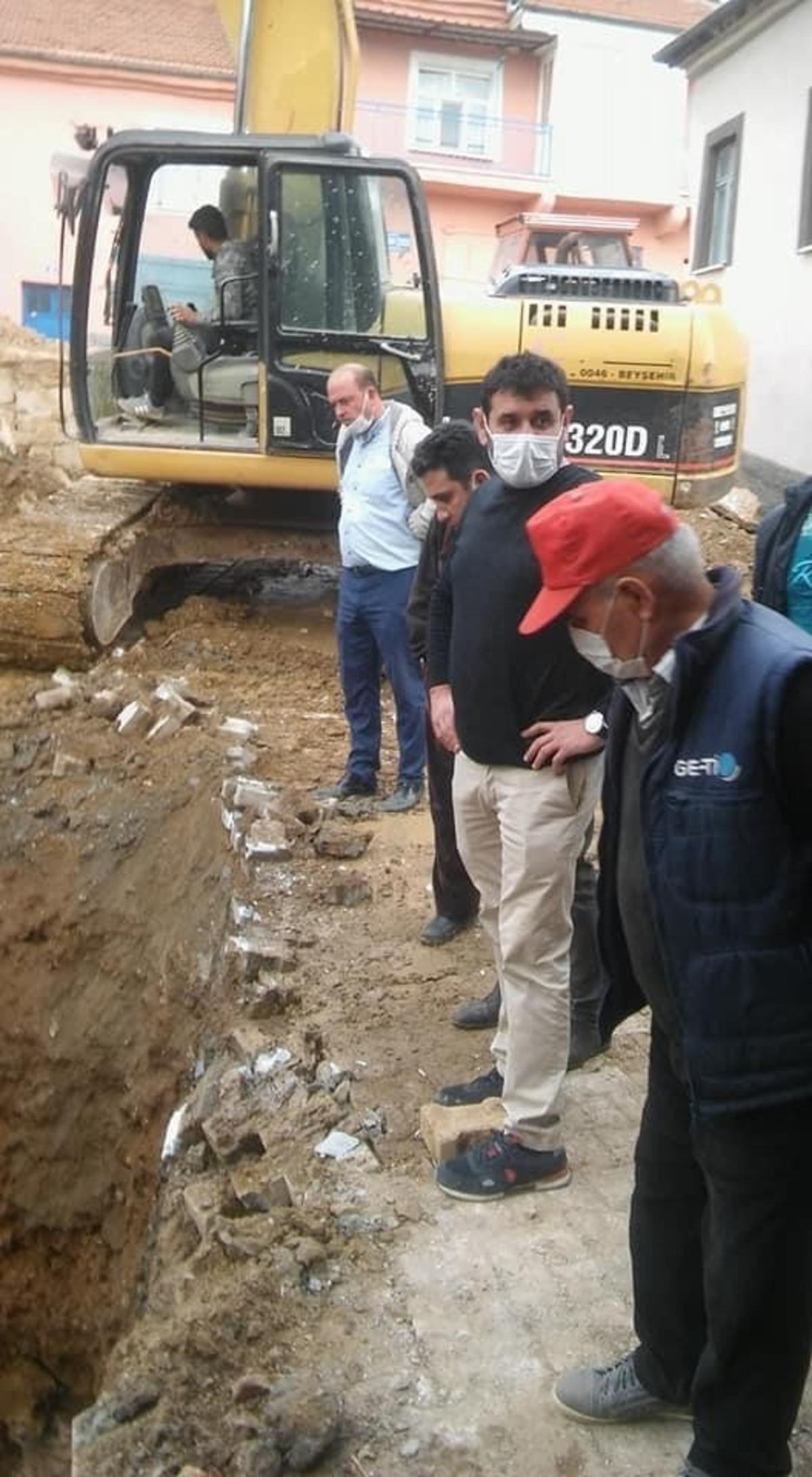 H&uuml;y&uuml;k&rsquo;te mahalle &ccedil;eşmeleri i&ccedil;in sondaj &ccedil;alışmaları başladı