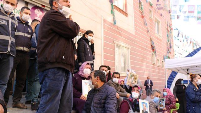 Evlat nöbetindeki aileler, çocuklarına domuz eti yedirildiğini öğrenince sinir krizi geçirdi