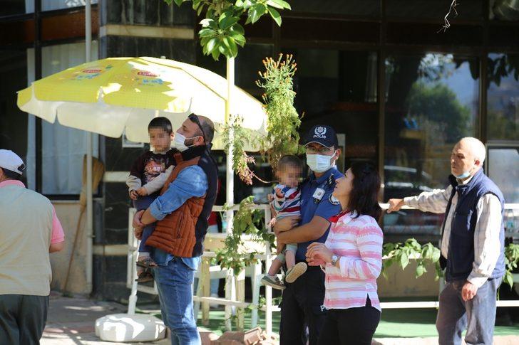 Diktiği zeytin ağaçlarının beş kez söküldüğünü iddia eden şahıs baz istasyonuna çıkıp eylem yaptı G2
