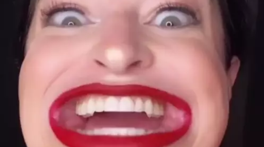 Binlerce takipçisiyle paylaştı! Dünyanın en büyük ağzı bende deyip...