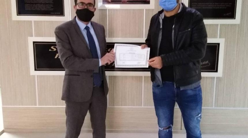 Burhaniye&rsquo;de a&ccedil;ık lise diplomaları dağıtılıyor