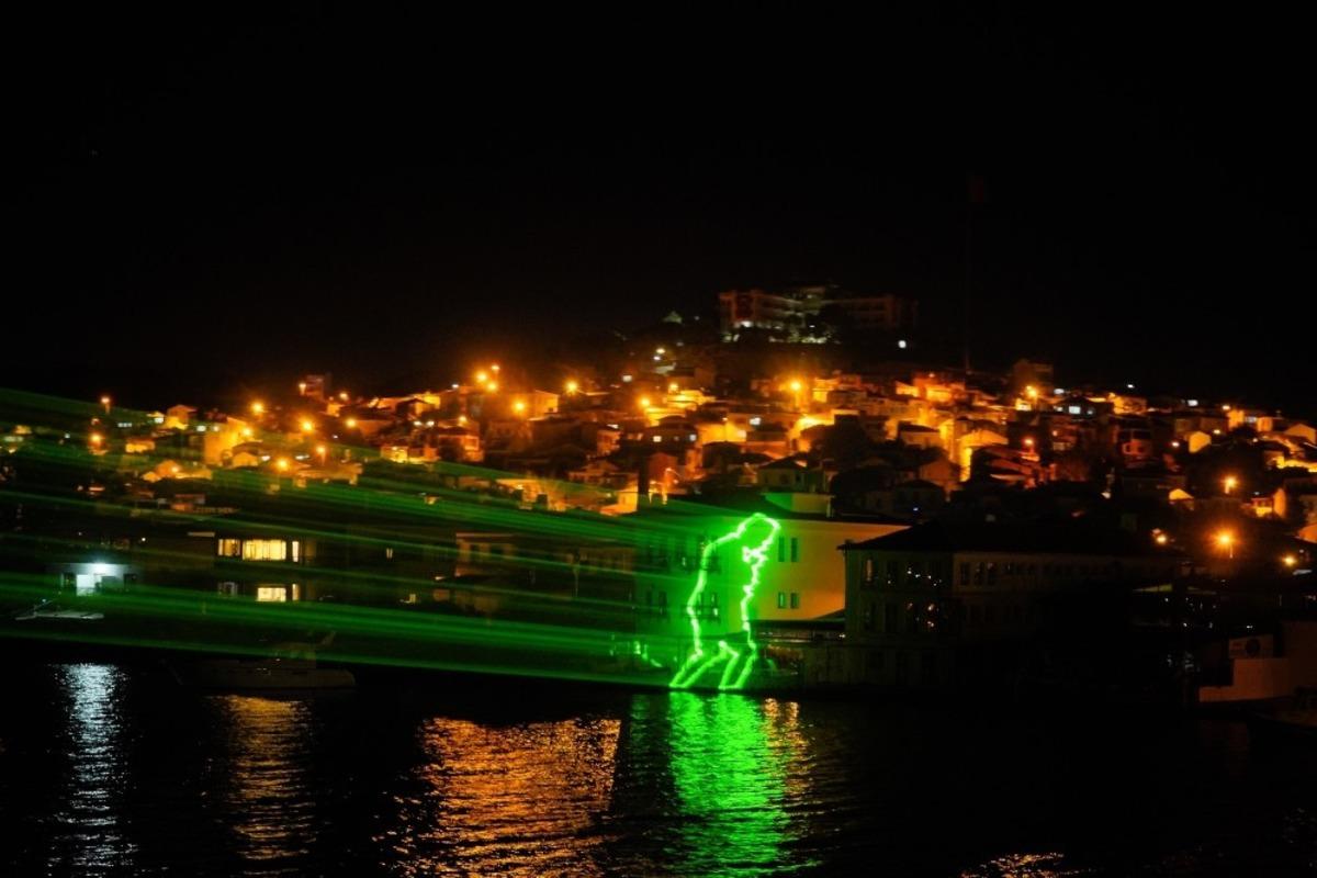 Atat&uuml;rk&rsquo;&uuml;n Silueti Ayvalık&rsquo;ta