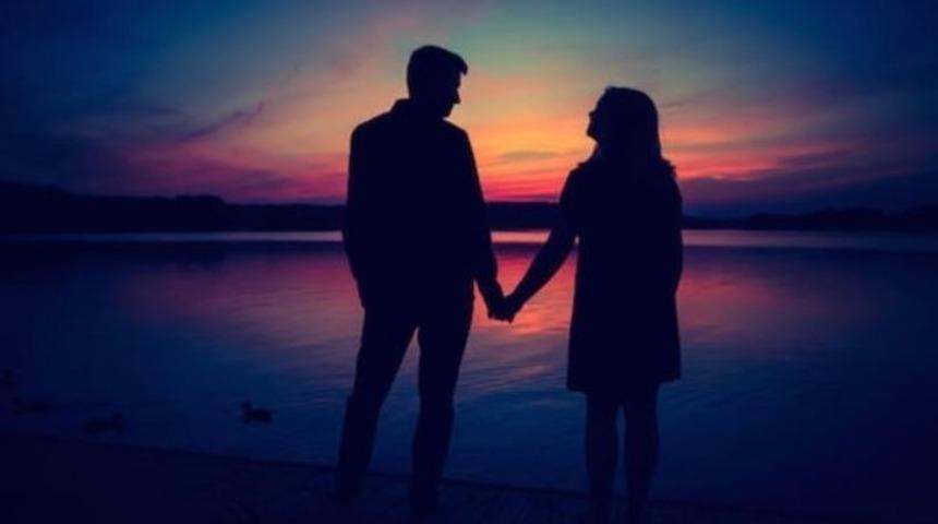 Aşkın en zor hali için platonik aşk sözleri ve ünlü aşk sözleri