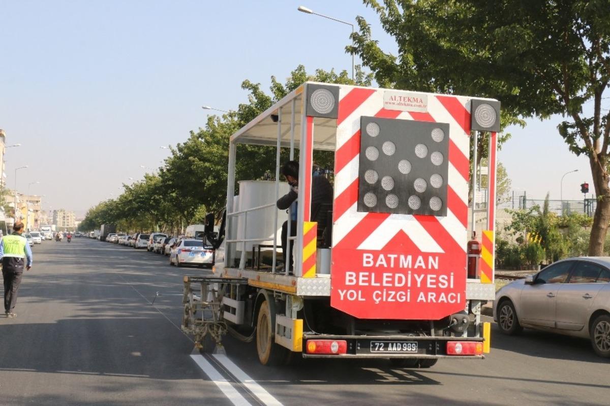 Batman&rsquo;da yol yapım &ccedil;alışmaları devam ediyor