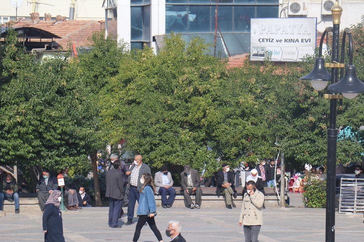 65 yaş üstü uyarılara rağmen evde durmuyor G3