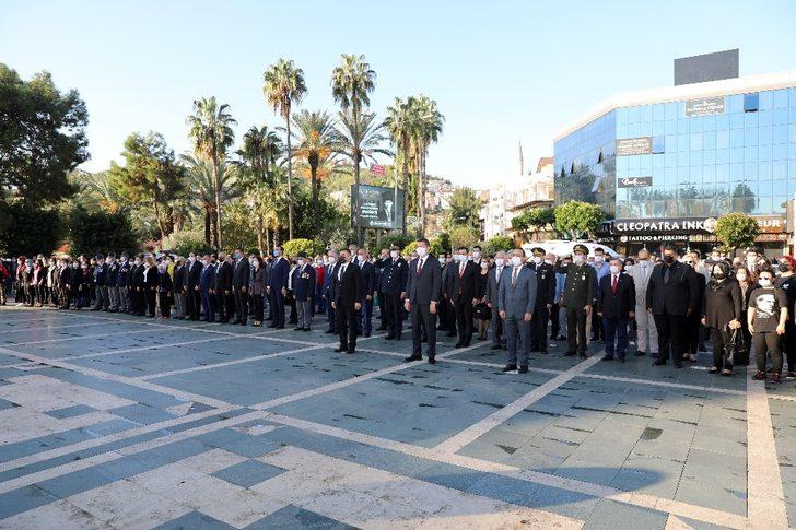 Atatürk Alanya’da saygı duruşu, şiir ve türkülerle anıldı G4