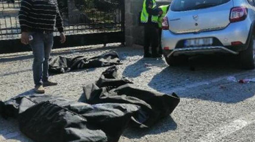 &Ccedil;anakkale'de feci kaza: 3 &ouml;l&uuml;