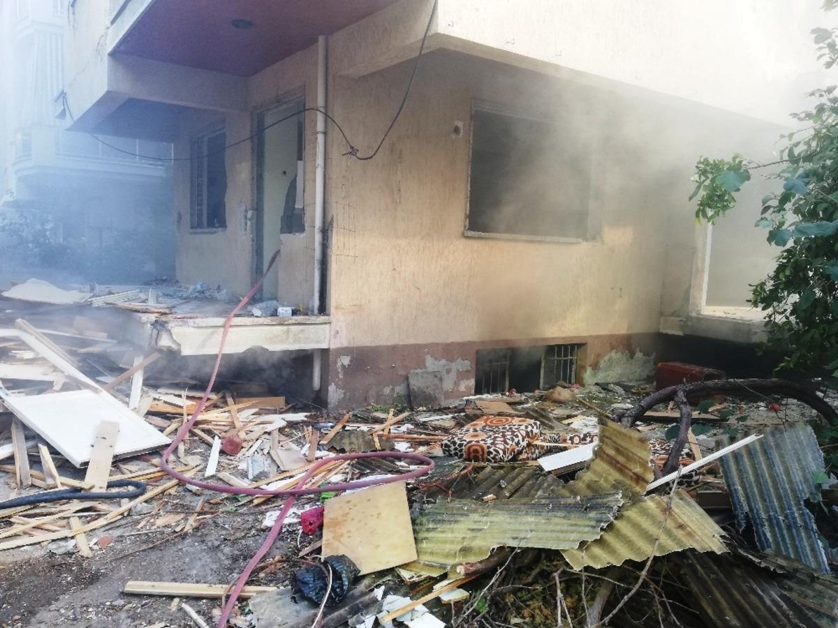 Sigara izmariti, mahalleyi duman altında bıraktı