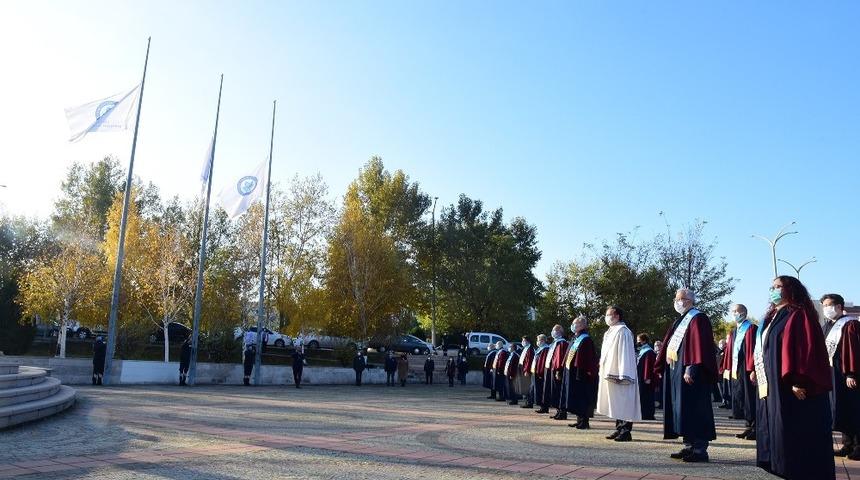 ESOG&Uuml;&rsquo;de b&uuml;y&uuml;k &ouml;nder Mustafa Kemal Atat&uuml;rk&rsquo;&uuml; anma t&ouml;reni