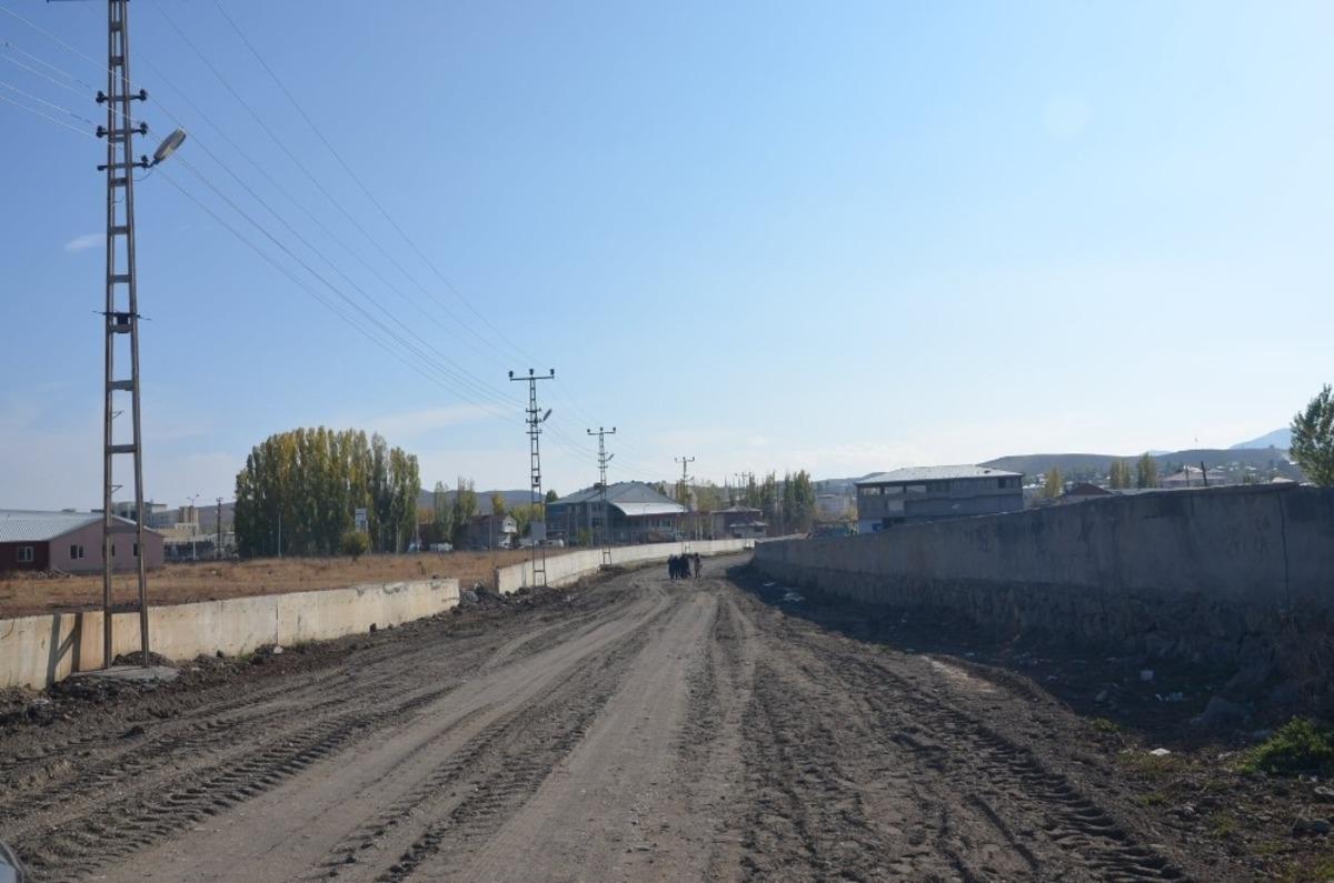 Bulanık Belediyesinden stabilize yol &ccedil;alışması