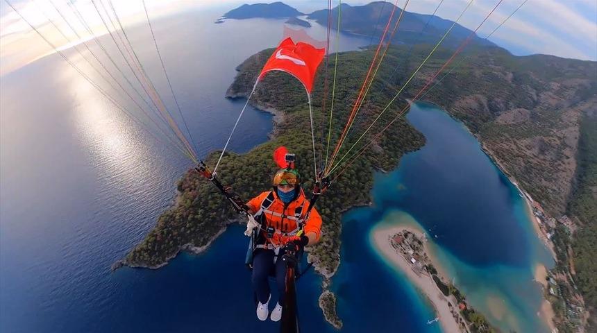 Ulu Önder Gazi Mustafa Kemal Atatürk'ü 1500 metre yüksekte andı