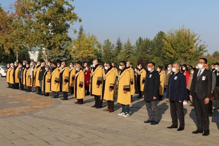 İnönü Üniversitesi’nde paraşütlü anma G2