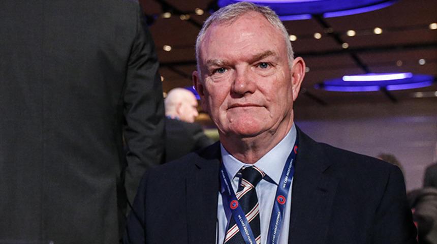 İngiltere Futbol Federasyonu Başkanı Greg Clarke, istifa etti