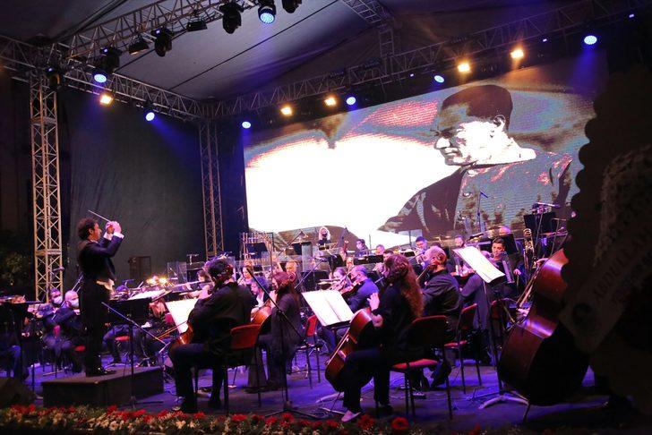 Mersin Devlet Opera ve Balesi verdiği konserle Atatürk'ü andı G4