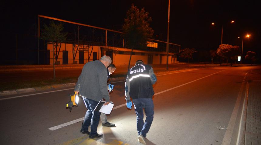 Adana'da sokak ortasında silahlı kavga: 2 yaralı