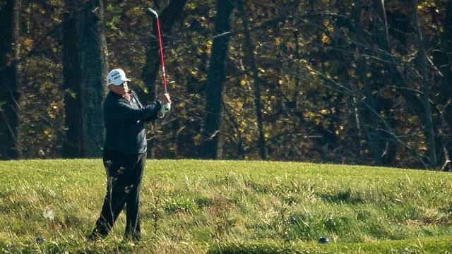 Biden'ın seçimi kazandığı duyurulduktan sonra Trump golf oynarken görüntülendi.