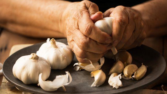 Eldeki sarımsak kokusunu anında gideriyor! Paslanmaz çeliği...