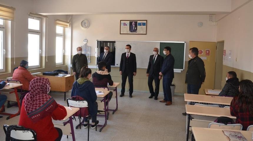 Kaymakam Çelik, Anadolu Lisesini ziyaret etti