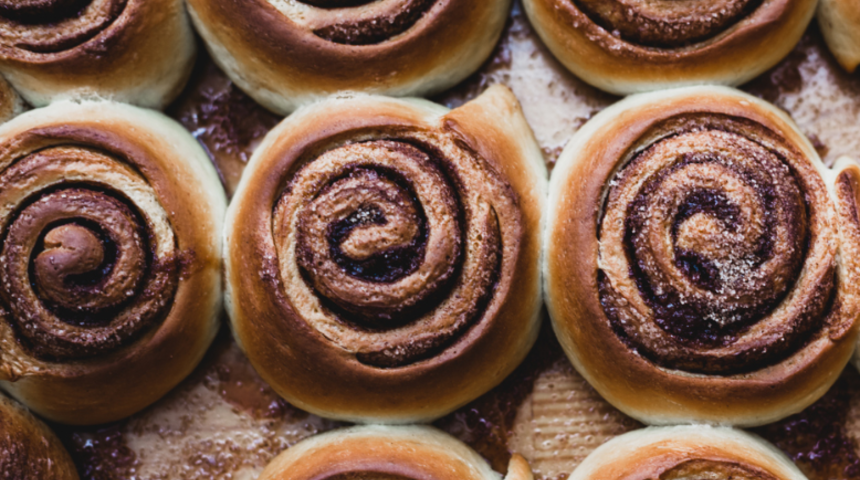 Pop&uuml;ler &ccedil;ay ikramınız olacak: İşte mis kokusuyla tar&ccedil;ınlı rulo tarifi