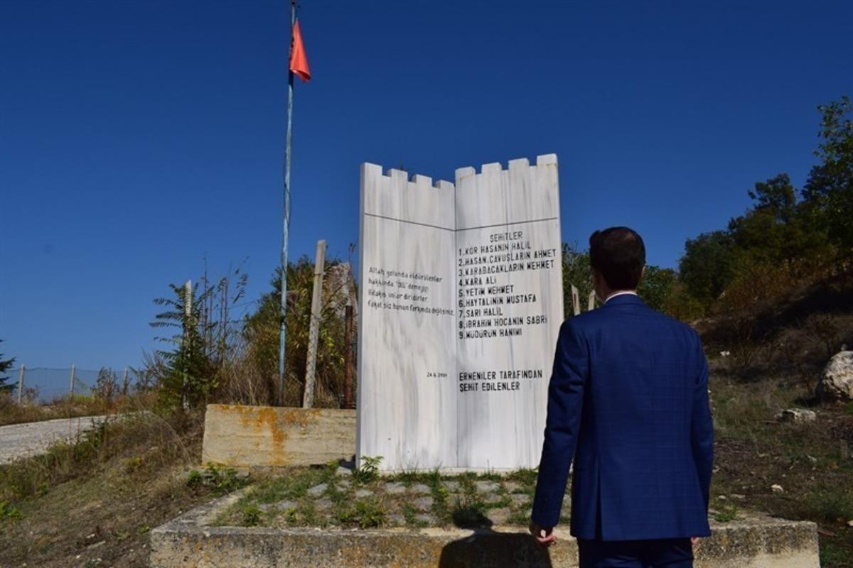 Ermeniler tarafından katledilenler anısına yapılan Şehitler Anıtına ziyaret