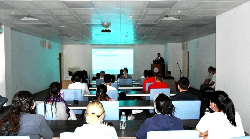 Mersin’de ’Yüzme bilmeyen kalmasın’ projesi sürüyor