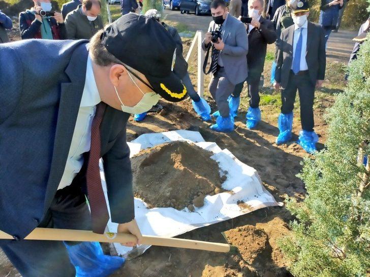 Vali Tutulmaz, "Geleceğe Nefes" projesinde Zonguldak’ta ilk fidanını dikti G2