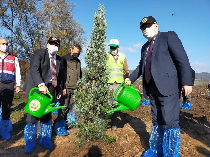 Vali Tutulmaz, "Geleceğe Nefes" projesinde Zonguldak’ta ilk fidanını dikti G4