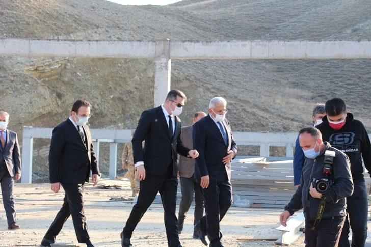 Vali Okay Memiş, Cağ Kebabı ve Et Entegre tesisi inşaatında incelemelerde bulundu G1