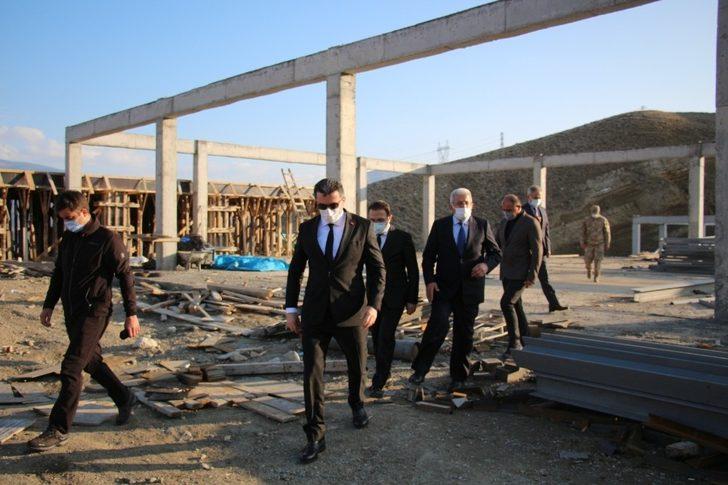 Vali Okay Memiş, Cağ Kebabı ve Et Entegre tesisi inşaatında incelemelerde bulundu G3