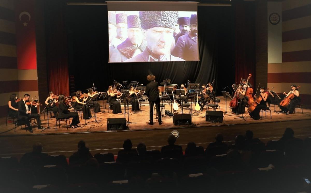 Atat&uuml;rk, Muğla&rsquo;da sevdiği şarkılarla anıldı