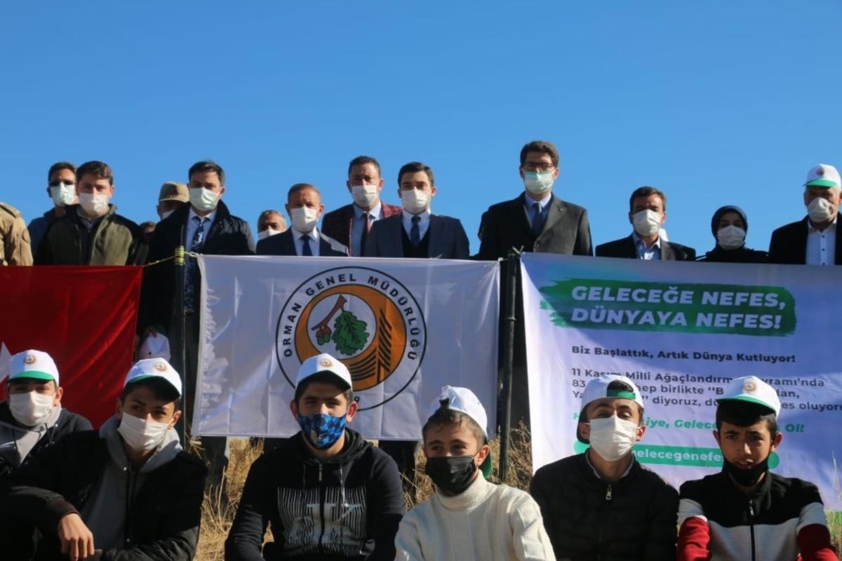 Aşkale&rsquo;de bin 500 fidan toprakla buluştu