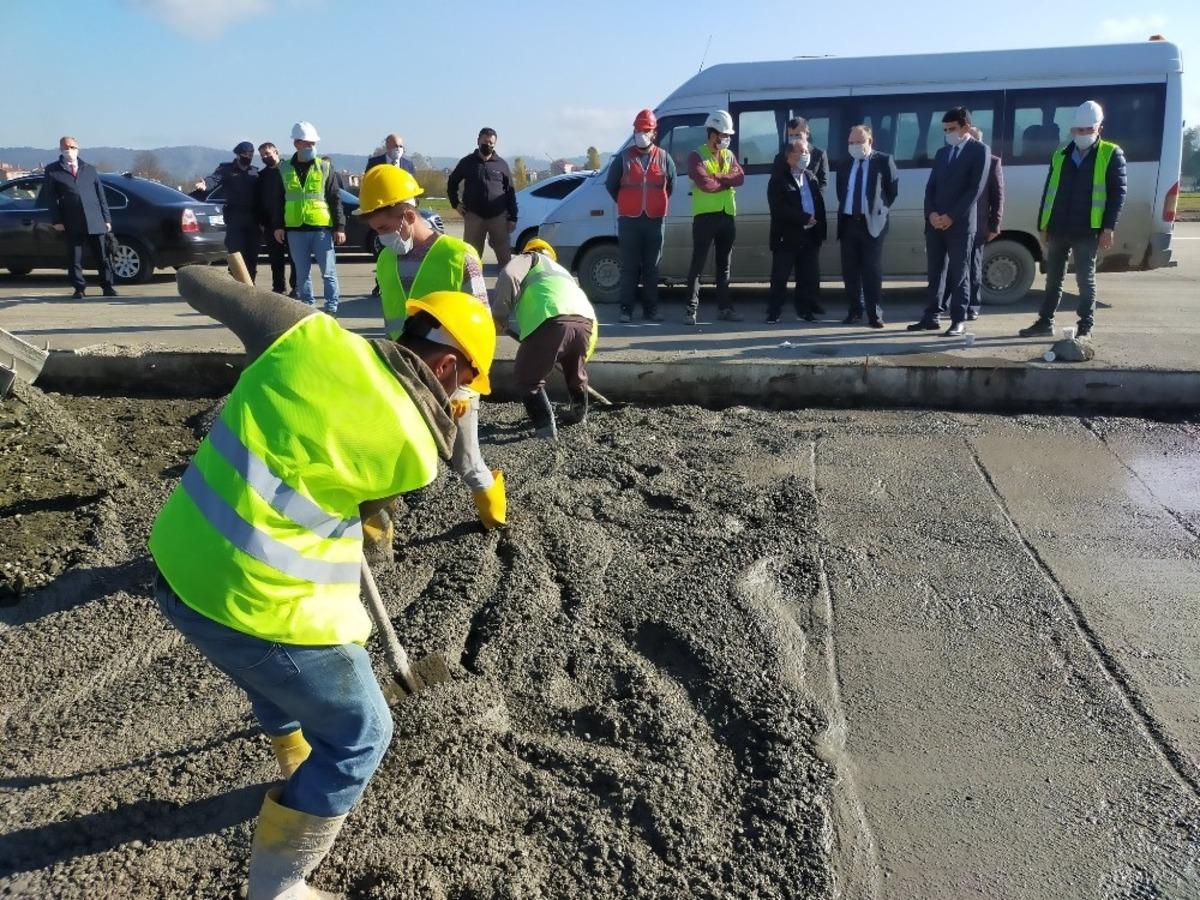 Vali Tutulmaz, Havaalanı ve pist &ccedil;alışmalarına incelemede bulundu