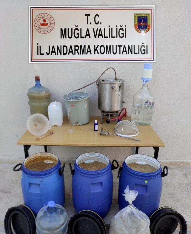 Muğla Jandarması 361 litre sahte içki ele geçirdi