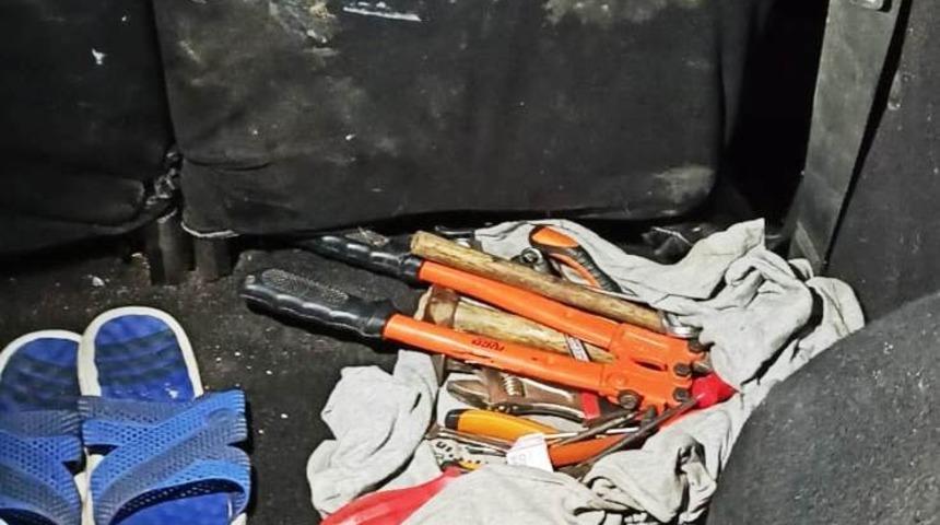 Dat&ccedil;a&rsquo;da tekne motoru hırsızları yakalandı