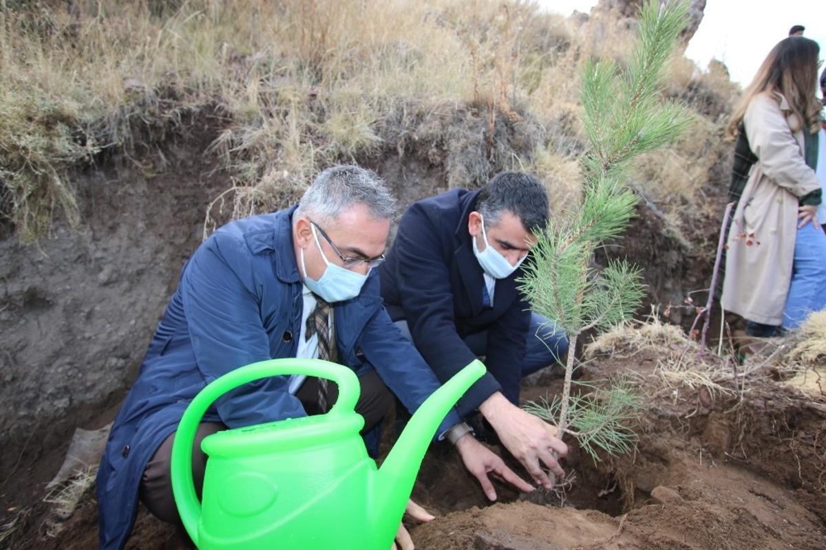 Hacılar&rsquo;da bin 100 fidan toprakla buluştu