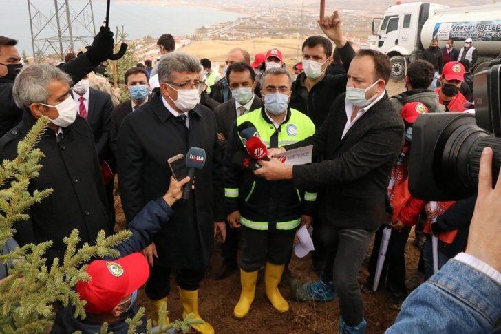 Van Valisi Bilmez: “Geçen sene dikilen ağaçların yüzde 80’i tuttu” G5