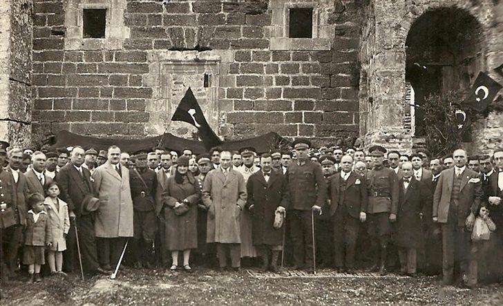 Kepez’de ‘Fotoğraflarla Atatürk Sergisi’ G2
