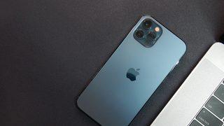 Apple iPhone 12 Türkiye fiyatını açıklamadan iPhone 12 pil değişim ücretini açıkladı!