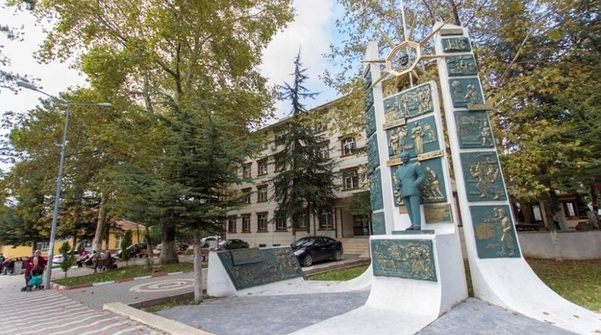 65 yaş üstü vatandaşlar belirli saatlerde dışarı çıkabilecek