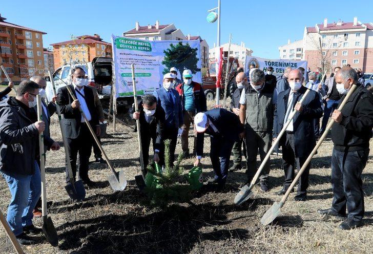 AİÇÜ’de 1000 fidan “Geleceğe nefes” oldu G2