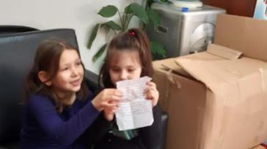 GÜDAP'tan İzmir'e yardım eli! Kolilerin içerisinden çıkan mektup duygulandırdı