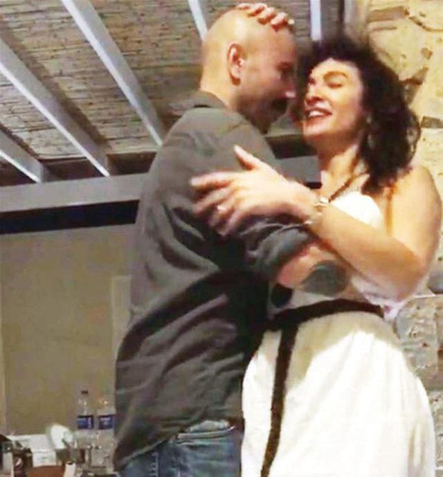 Birce Akalay yeni sevgilisiyle fena yakalandı 2