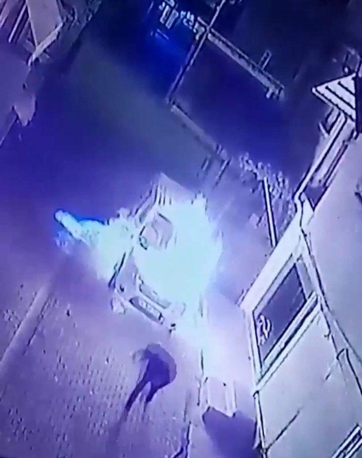 Siirt’te aracın kundaklama anı güvenlik kamerasına yansıdı G3