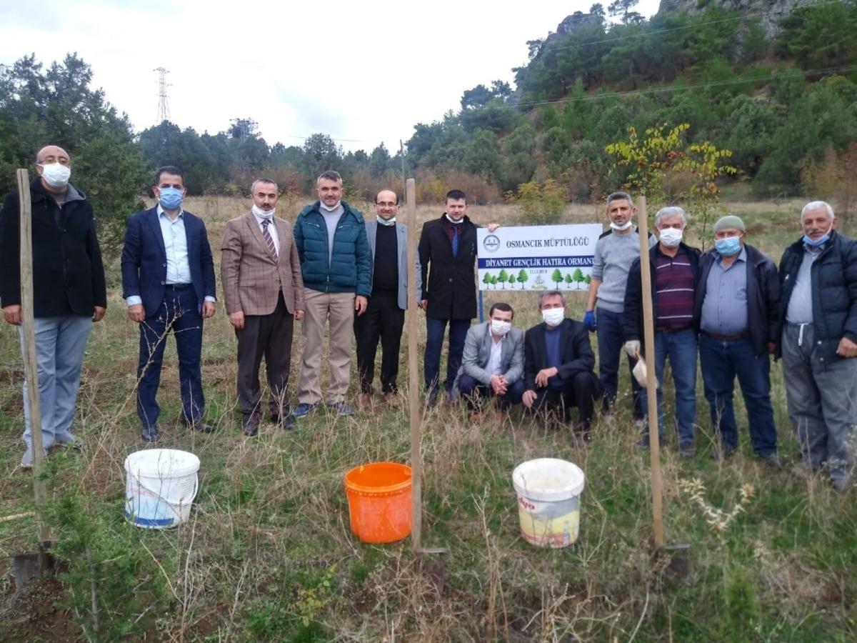 Diyanet gen&ccedil;lik hatıra ormanına 45 fidan dikildi