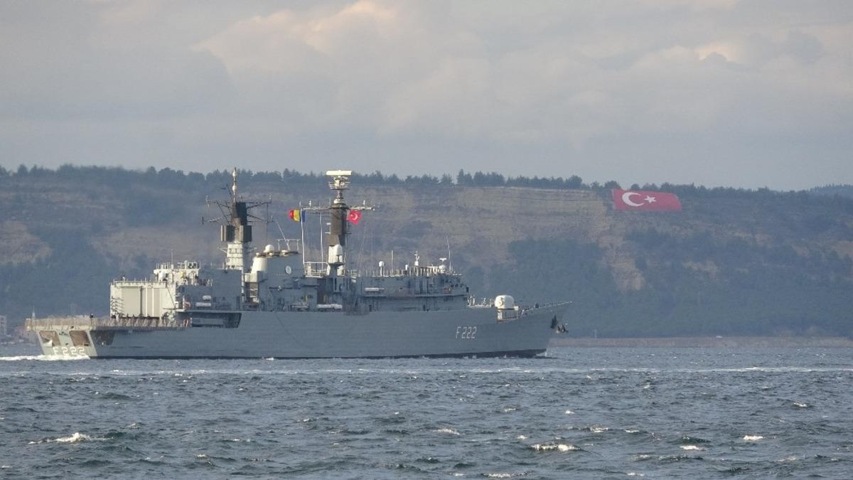 Romanya savaş gemisi &Ccedil;anakkale Boğazı&rsquo;ndan ge&ccedil;ti