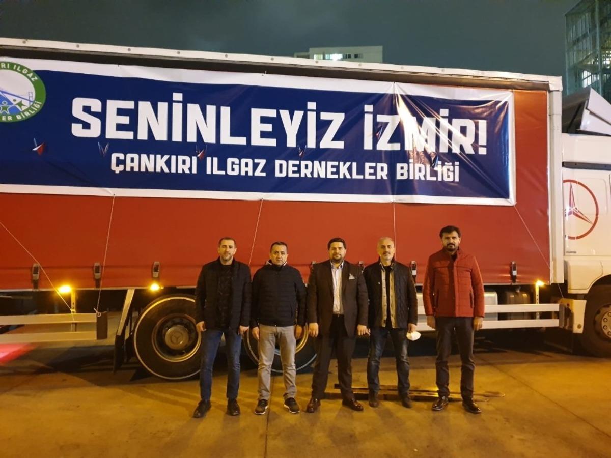 İstanbul&rsquo;daki Ilgazlılar&rsquo;dan depremzedelere bir tır dolusu yardım