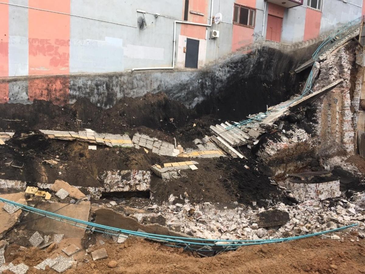 B&uuml;y&uuml;k bir g&uuml;r&uuml;lt&uuml; ile &ccedil;&ouml;kt&uuml;